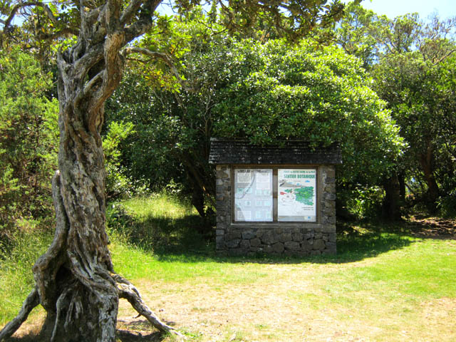 Le panneau pédagogique en début de sentier
