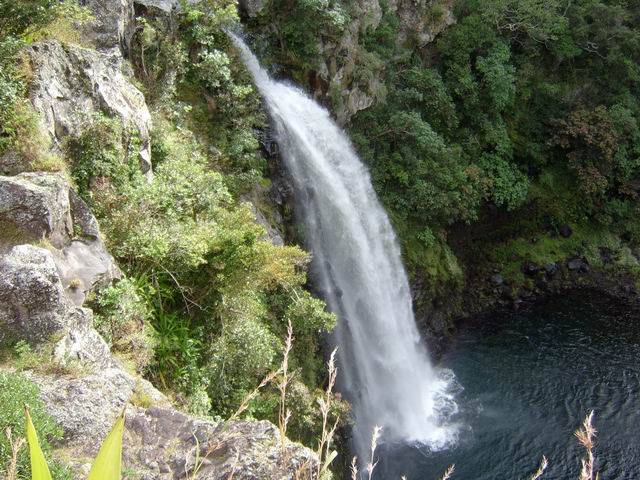 Le Voile de la Mariée depuis le sentier qui domine la cascade