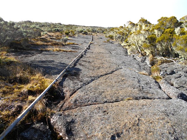 Il faut monter loin près des sources pour récupérer l'eau pour le gîte