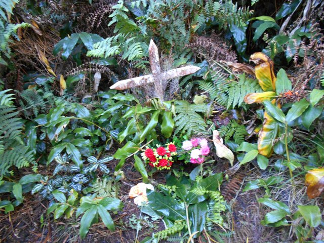 Il y a partout quelqu'un qui perd la vie sur le bord d'un sentier