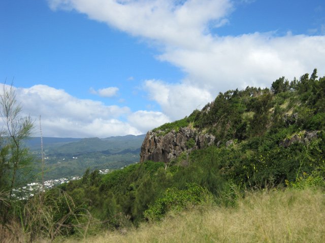 Vue sur le Pic Adam et les barres rocheuses de la région