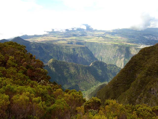 Impressionnantes plongées vers le Bras des Roches Noires