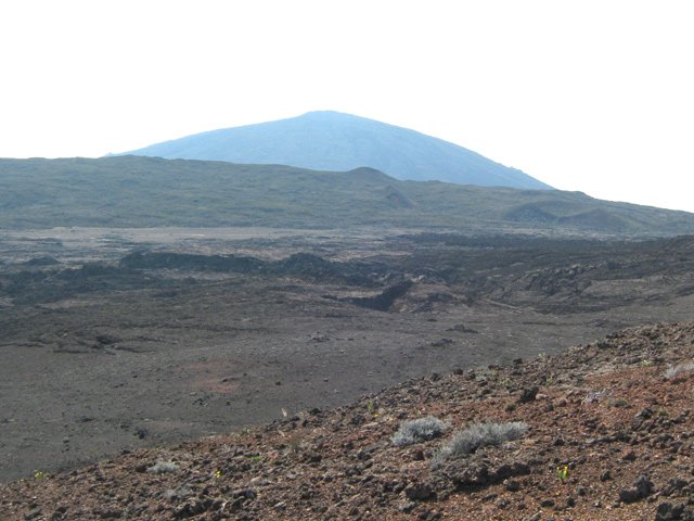 Le Piton de la Fournaise dans la brume
