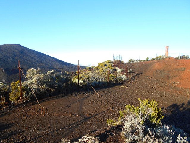 Un semblant de belvédère pour admirer les éruptions en face nord