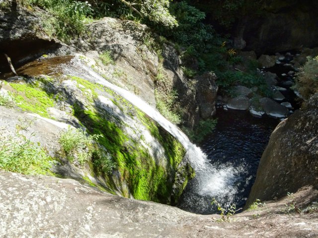 Une autre agréable cascade, plus dangereuse que le bassin en amont