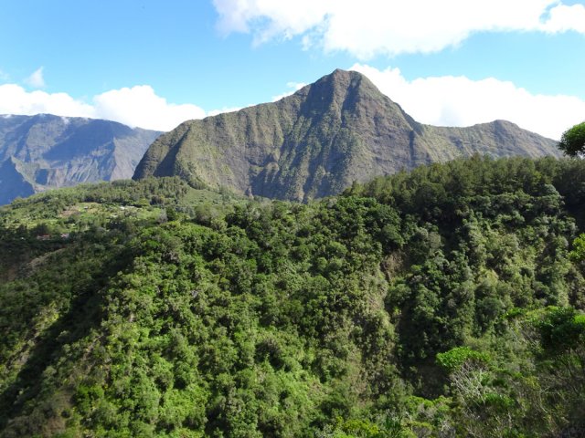 Vues imprenables sur Aurère et le Piton Cabris