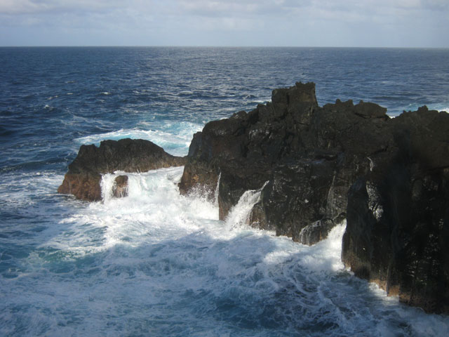L'océan, de ce côté de l'île, est souvent démonté