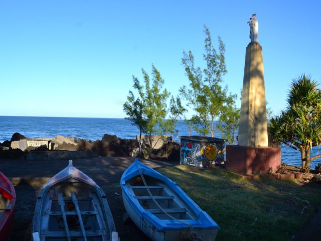 Un vierge, comme bien souvent, veille sur les pêcheurs et leurs embarcations