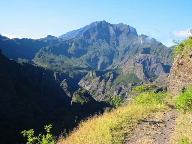 Une idée de la largeur du sentier. Le Gros Morne