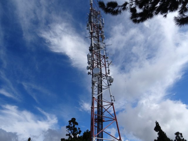L'antenne qui se voit de très loin