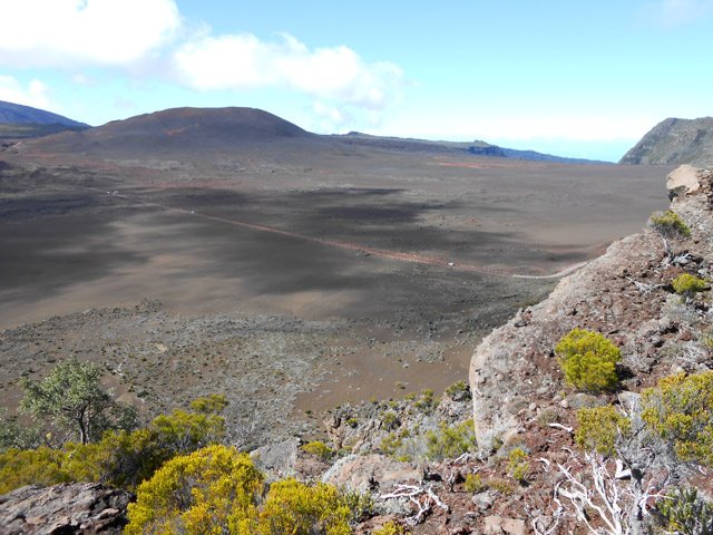 On s'éloigne doucement de la Plaine des Sables