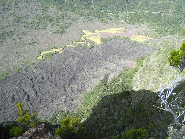 Une coulée récente non encore colonisée par la végétation