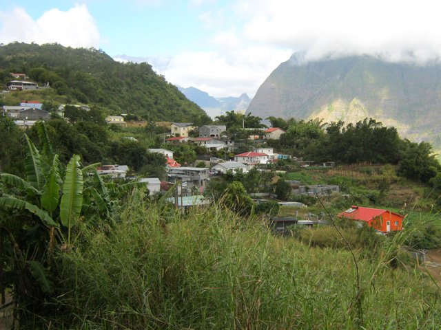 L'arrivée à Dos d’Âne. Vue sur Mafate