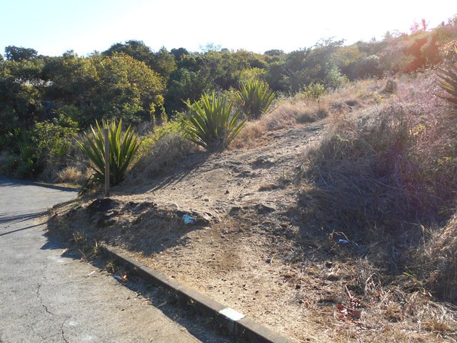 A partir du stade, poursuivre sur ce sentier