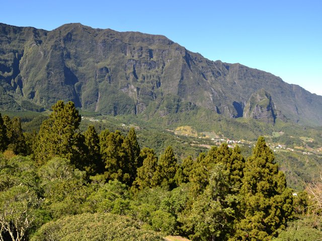 Vue sur Bras Sec et le Bonnet de Prêtre