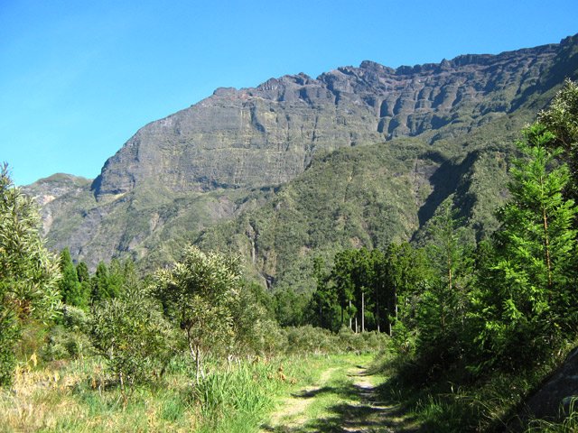 Le même, un peu plus loin