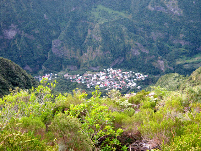 Premier panorama sur le Petit Serré, sur la route de Cilaos