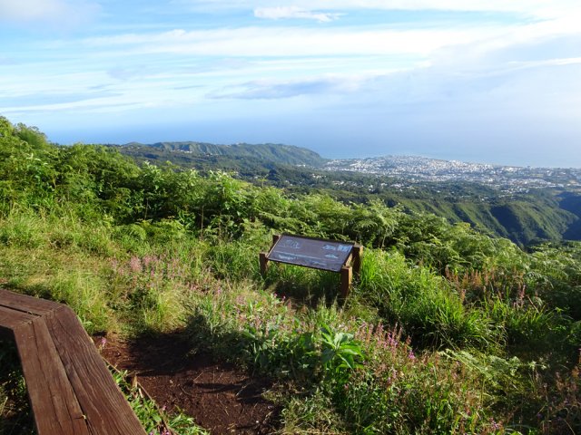 Un banc de repos pour de magnifiques panoramas sur Saint-Denis