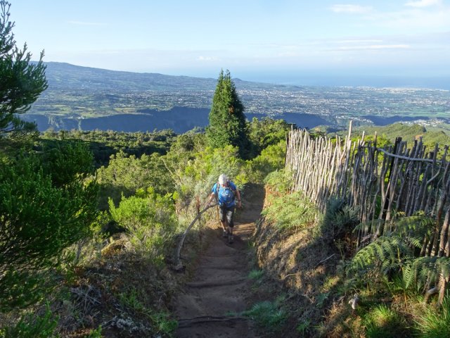 Larges panoramas vers Saint-Pierre en se retournant