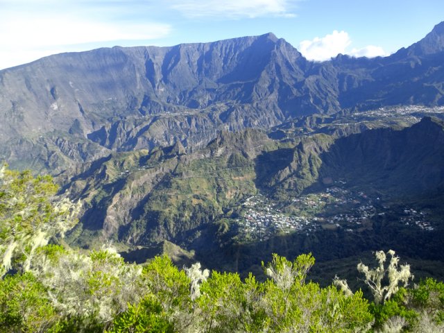 A partir du rempart, on ne comptera plus les panoramas sur Cilaos