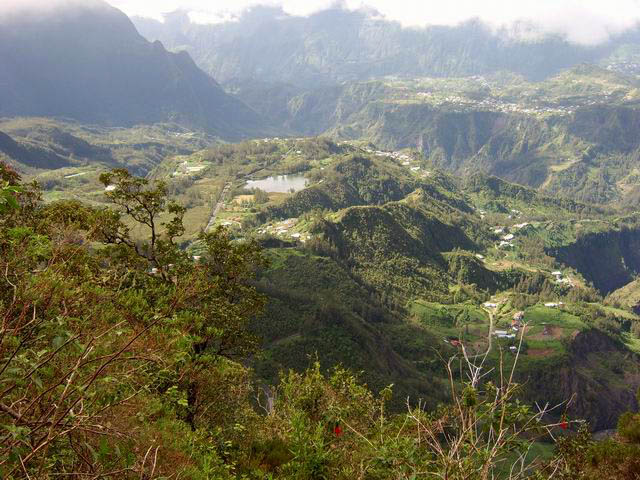 La Mare à Martin et plus loin, la Mare à Vieille Place