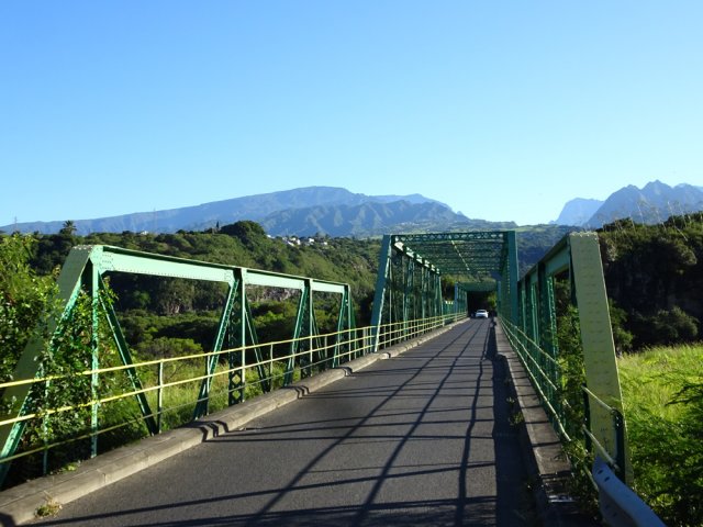 Petite balade sur le pont sur le Bras de la Plaine avant de partir