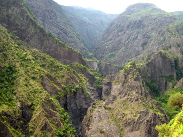 Vues plongeantes sur la Rivière des Galets