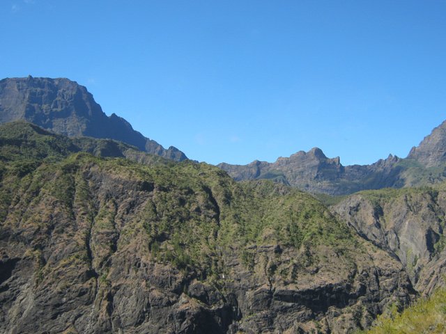 Panorama du Gros Morne jusqu'au Grand Bénare vers le Bronchard