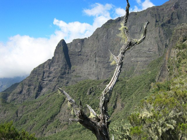 Les nuages arrivent du côté du Grand Bénare