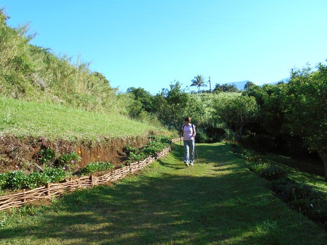 Large sentier en début de boucle après la piste bétonnée