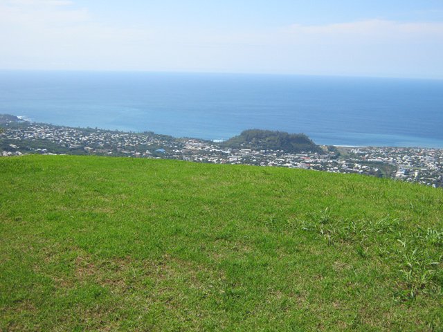 Il peut loger de multiples parapentistes sur cette grande prairie