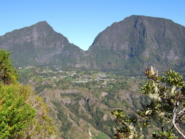 Grand Ilet, le Cimendef et la Roche Ecrite