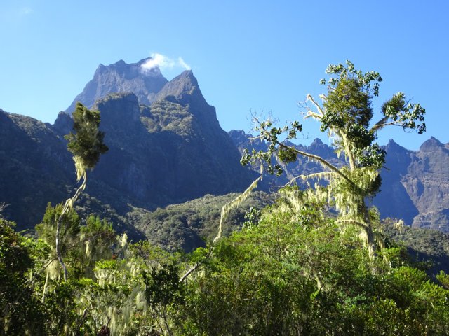 Au pied du Gros Morne, le Cap Bouteille qu'on rejoindra bientôt