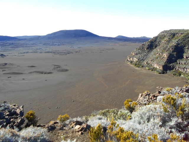 La Plaine des Sables et le Piton Chisny