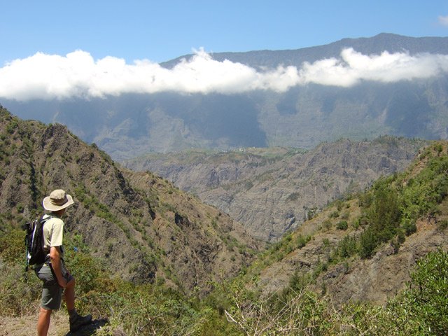 Début de la descente avec vue sur l'Îlet à Cordes