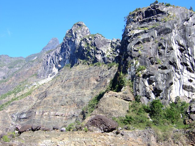 Une partie de la Chapelle et du Pain de Sucre depuis le Bras Rouge