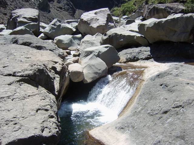 Petites chutes en aval du sentier de retour