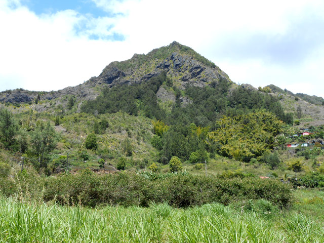 Le Piton Maillot depuis le Chemin Plateau