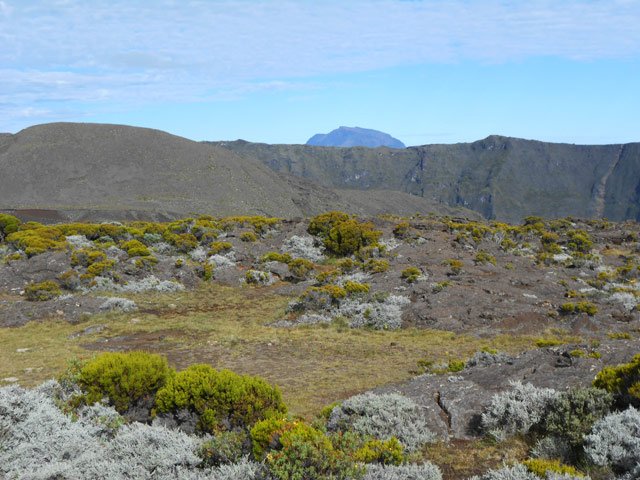 De l'autre côté, panorama sur le Piton des Neiges