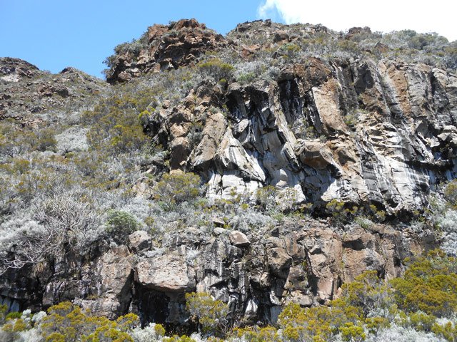 Les flancs déchiquetés du Morne Langevin